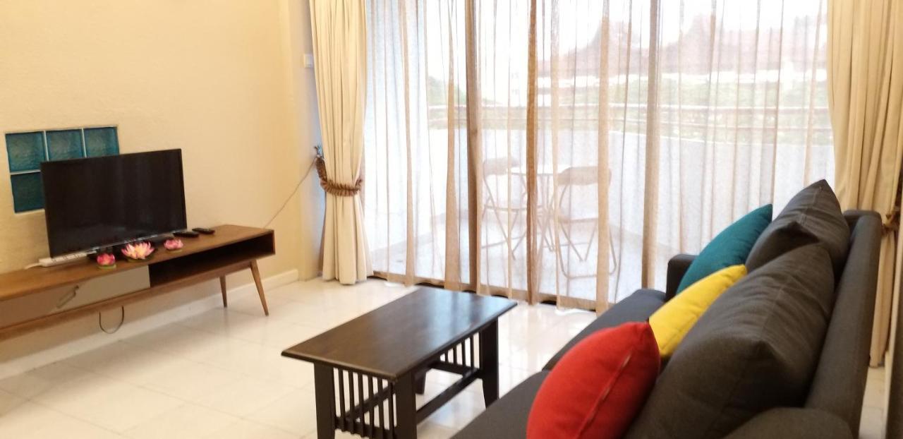 Poolview Resort Batu Ferringhi 502 - 2 Rooms Eksteriør bilde